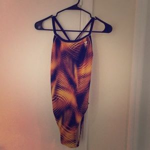 EUC Size 36 TYR one piece bathing suit